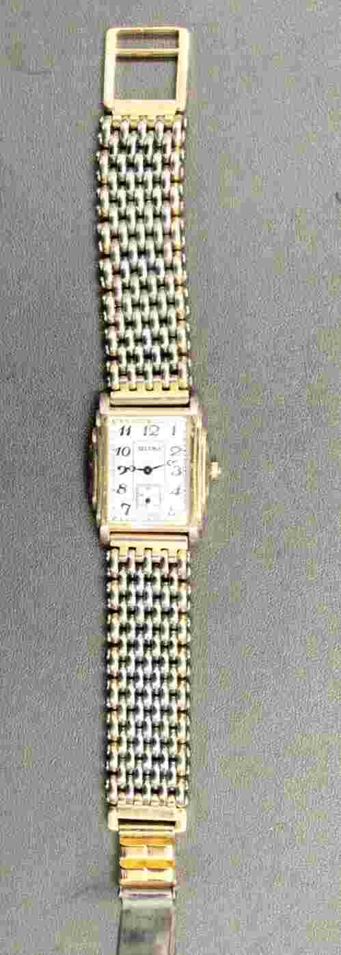 Becora Vintage Woman's Quartz Stretch Bracelet Watch Works New Battery