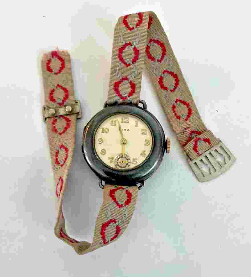 Vintage Rima Wristwatch 15 Jewels Swiss Hinged Back and Bezel Case-Runs