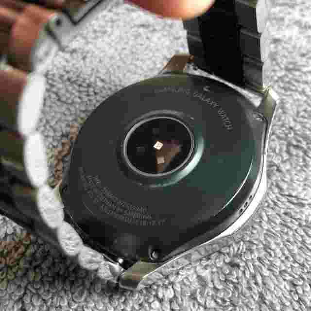 Samsung Galaxy Men Multifunction Digital Smartwatch 7 1/2" **No Charger*Untested