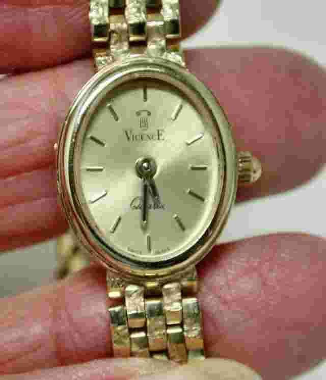9ct Gold Bracelet Watch With Quartz Movement By Vicence 22406