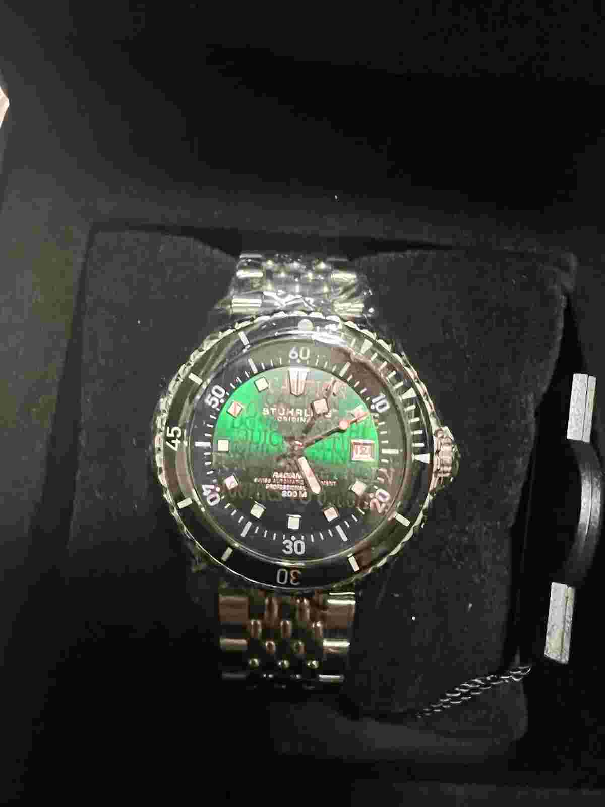 Stuhrling Radiance Diver men’s Dive Watch Green Stainless Steel Wrist Watch