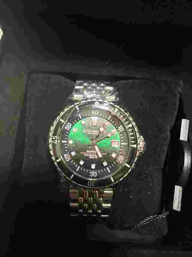 Stuhrling Radiance Diver men’s Dive Watch Green Stainless Steel Wrist Watch