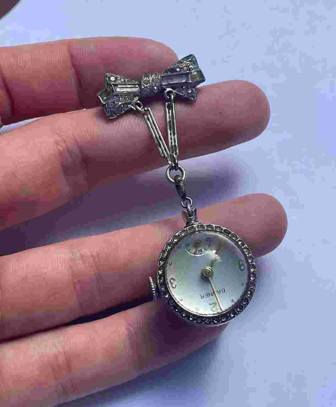 Vintage 17 Jewel Banner Pool Of Light Pocket Watch Fob Wind Up WORKING CONDITION