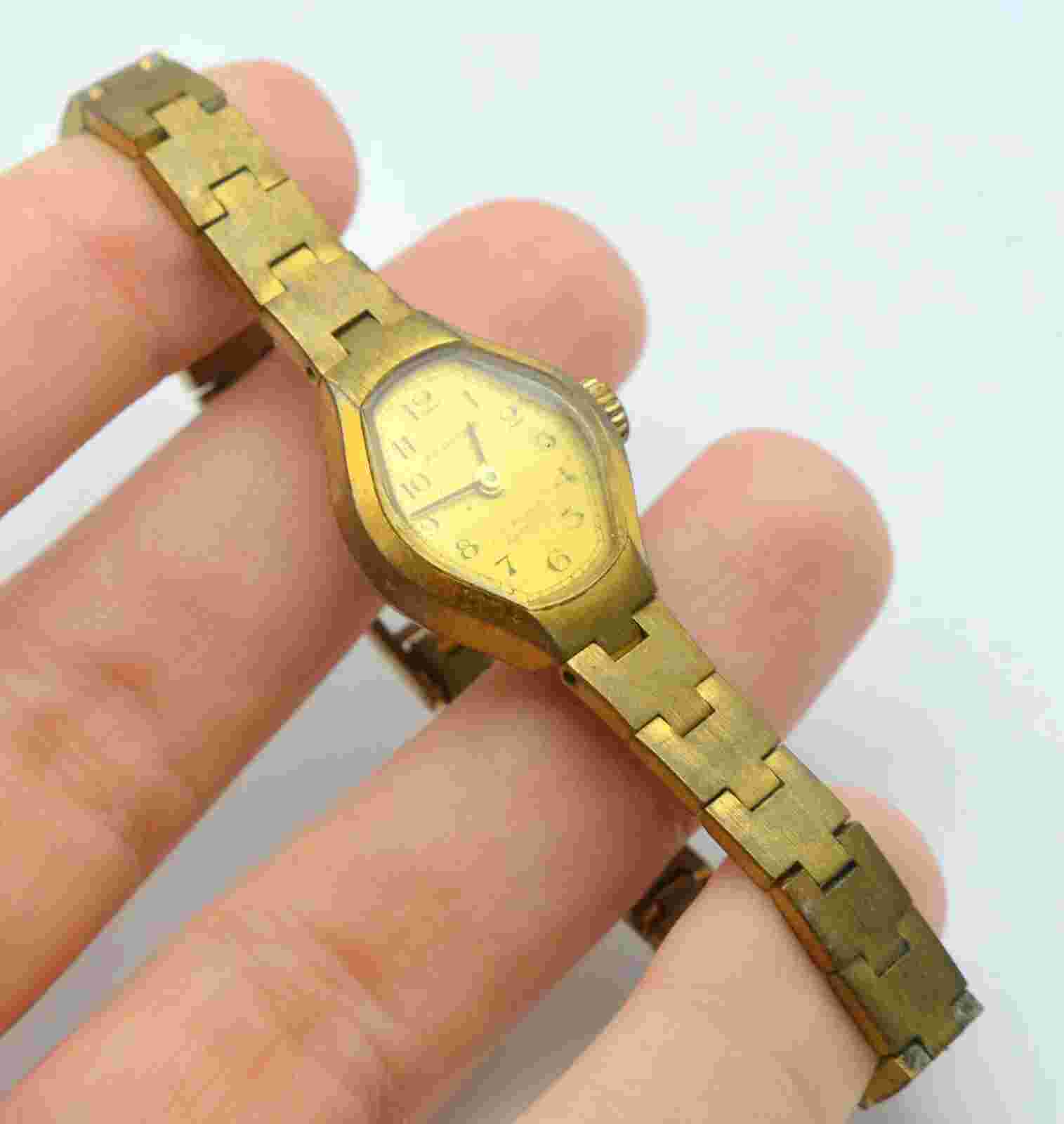 VINTAGE PRATINA 17 JEWELS MECHANICAL WATCH