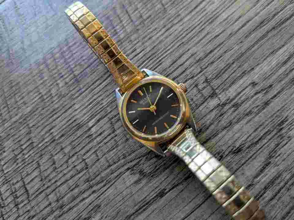 SHARP Gold Tone Women’s Watch New Battery