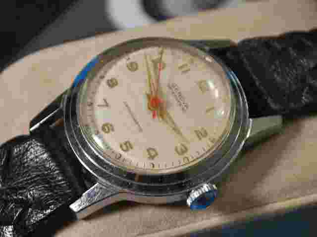 Vintage 1960s GENOVA 1J Manual Wind Men's Watch -- For Repair / Parts