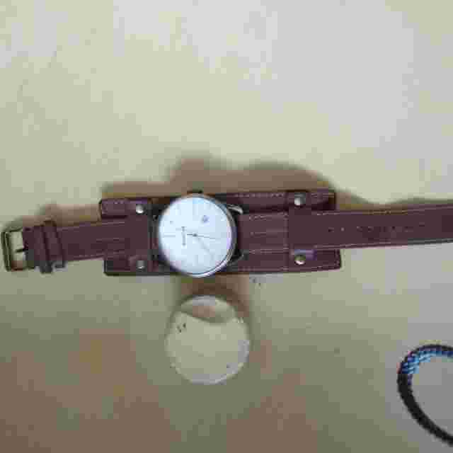 large kahuna watch and original strap..working and good condition