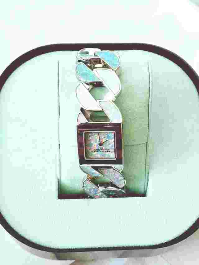 MARC JACOB WOMEN'S CHAIN STAINLESS STEEL WITH BLUE ENAMEL INLAYS BLUE DIAL WATCH