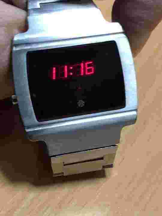 Sanyo LED Digital Wrist Watch Quartz Silver Stainless Band Vintage 1976 Mens JPN