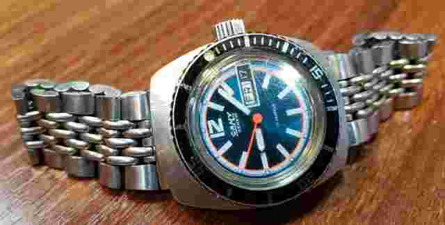 VINTAGE CAMY STEEL DIVER MECHANICLA LADIES WATCH