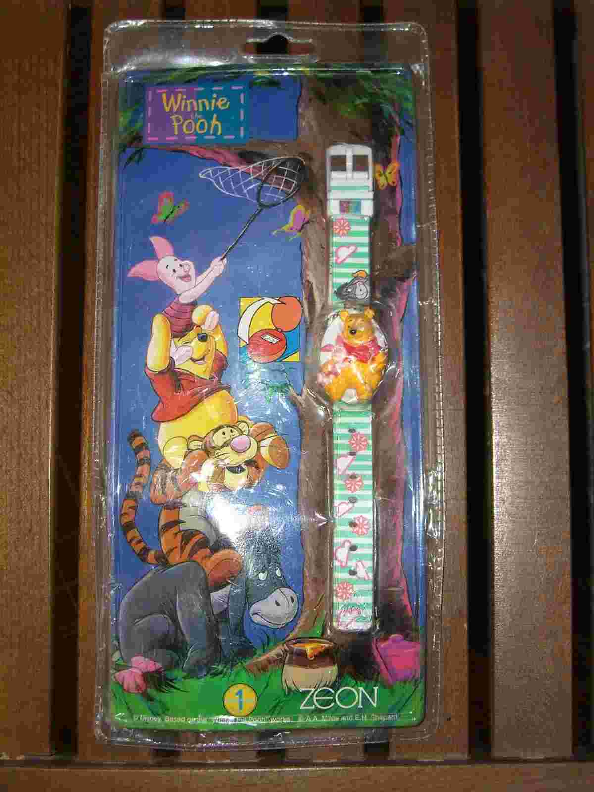 VINTAGE DISNEY ZEON WINNIE THE POOH KIDS WRIST WATCH MINT NEW