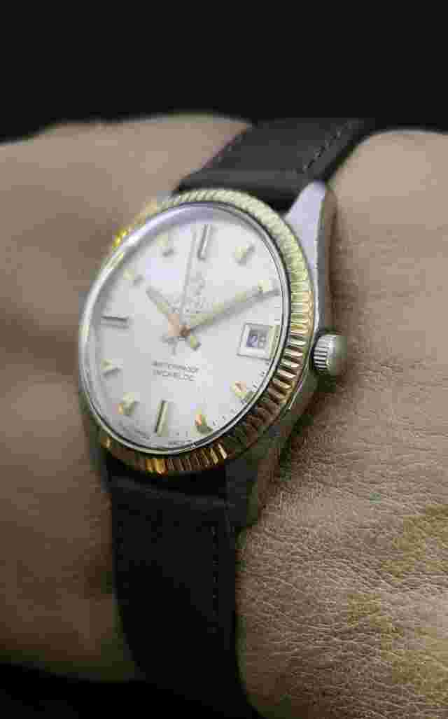 DARWIL AUTOMATIC ETA2772 VINTAGE 60's RARE 25J SWISS WATCH.