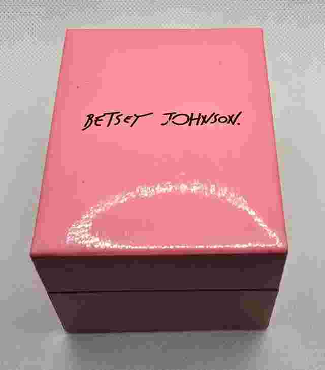 Women's Betsey Johnson XOXO with Box Silver Rhinestone Bracelet Band Watch 03