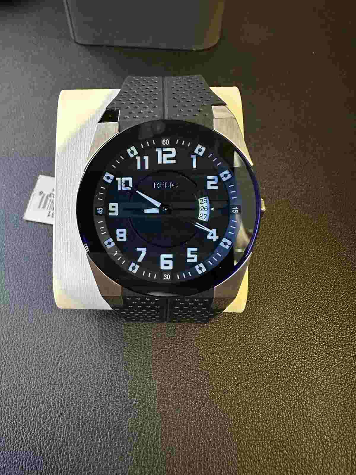 Relic by Fossil Wrist Watch Mens ZR11861 Analog Quartz Silicone Strap Black BOX
