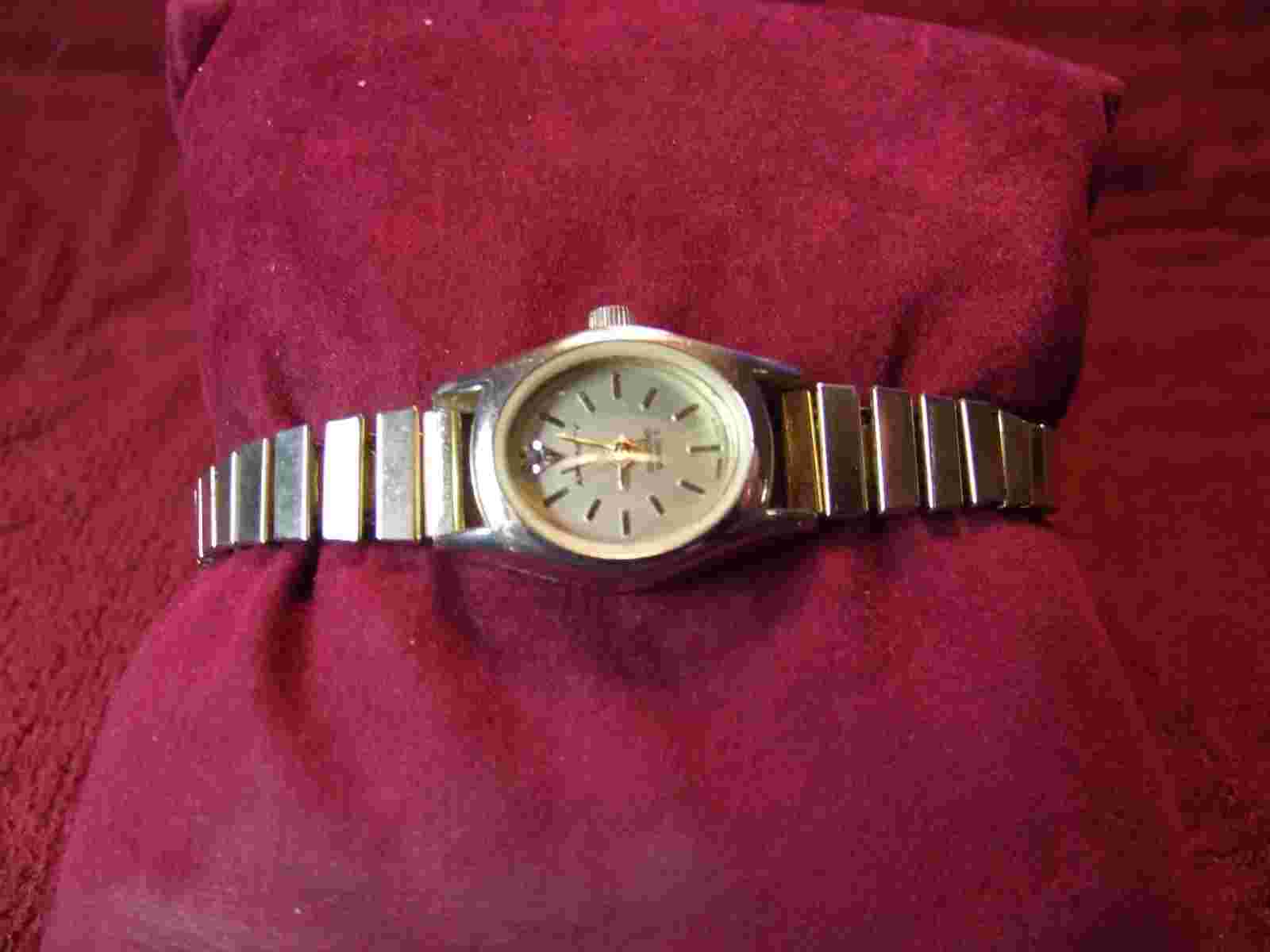 Affinity Diamond At 12  Woman's Watch Lot a103
