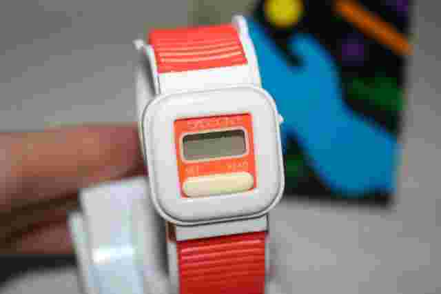 VINTAGE NEON ORANGE WATCH DIGITAL WOMENS TIME PIECE SASSON QUARTZ MOVEMENT