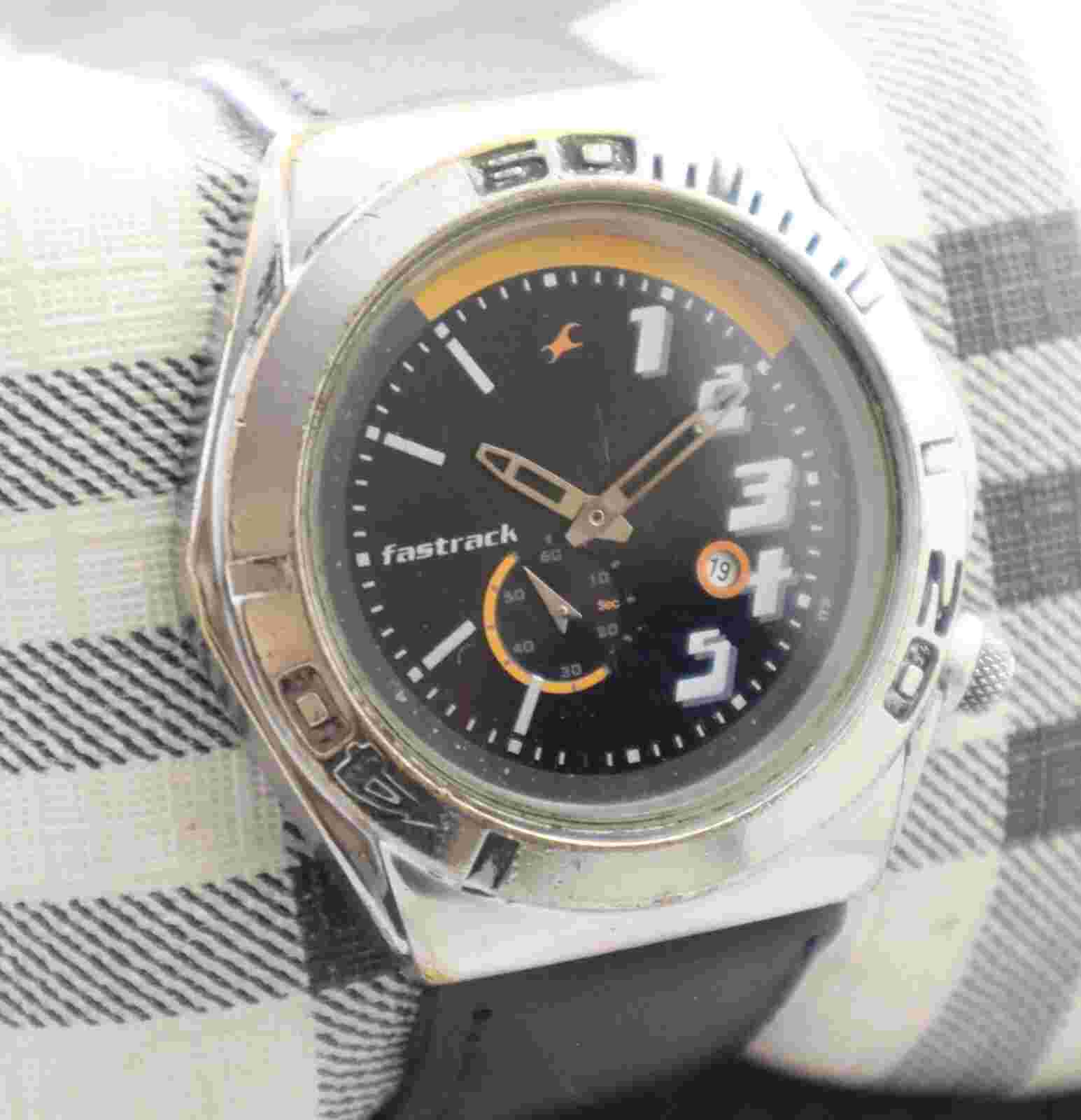 Casual Fastrack Men Sub-Second Analog Black Dial with Date Quartz Wristwatch