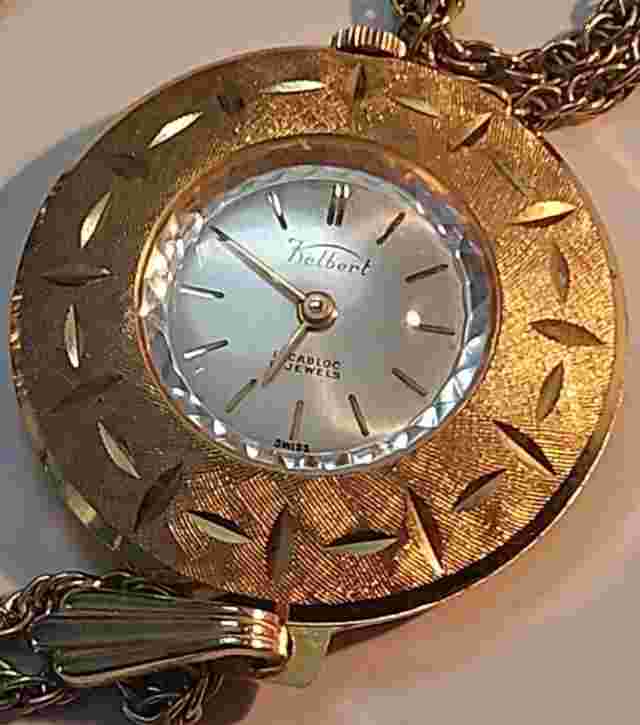 VINTAGE KELBERT SWISS WOMEN'S PENDANT WIND-UP WATCH WORKS GREAT