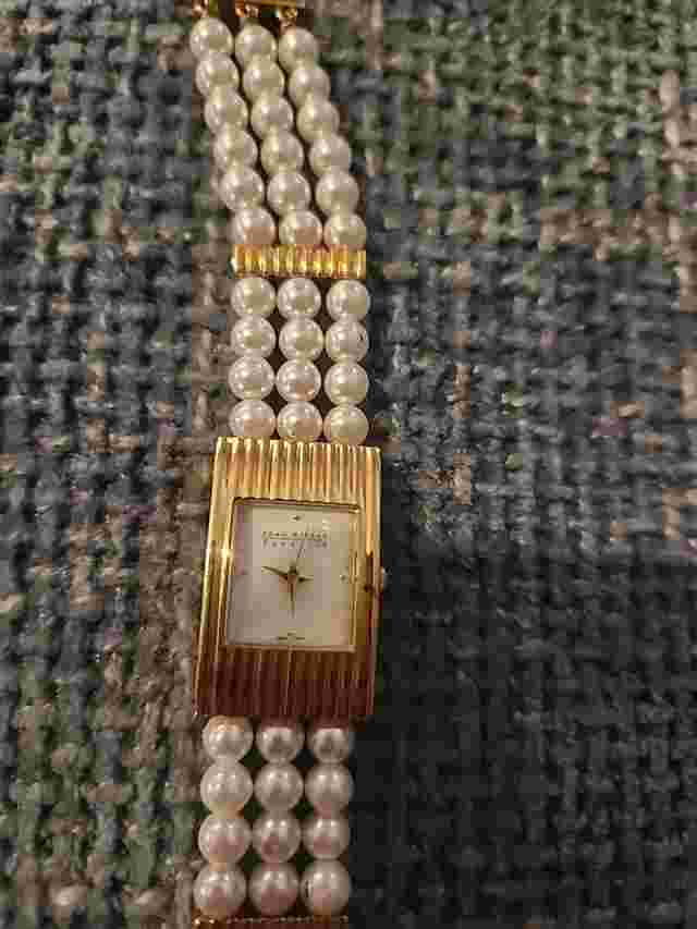 Vintage Joan Rivers Classic Pearl Watch