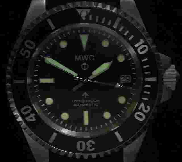 MWC 82SS Automatic Men's Watch Black Dial Round Analog 43mm Vintage From Japan