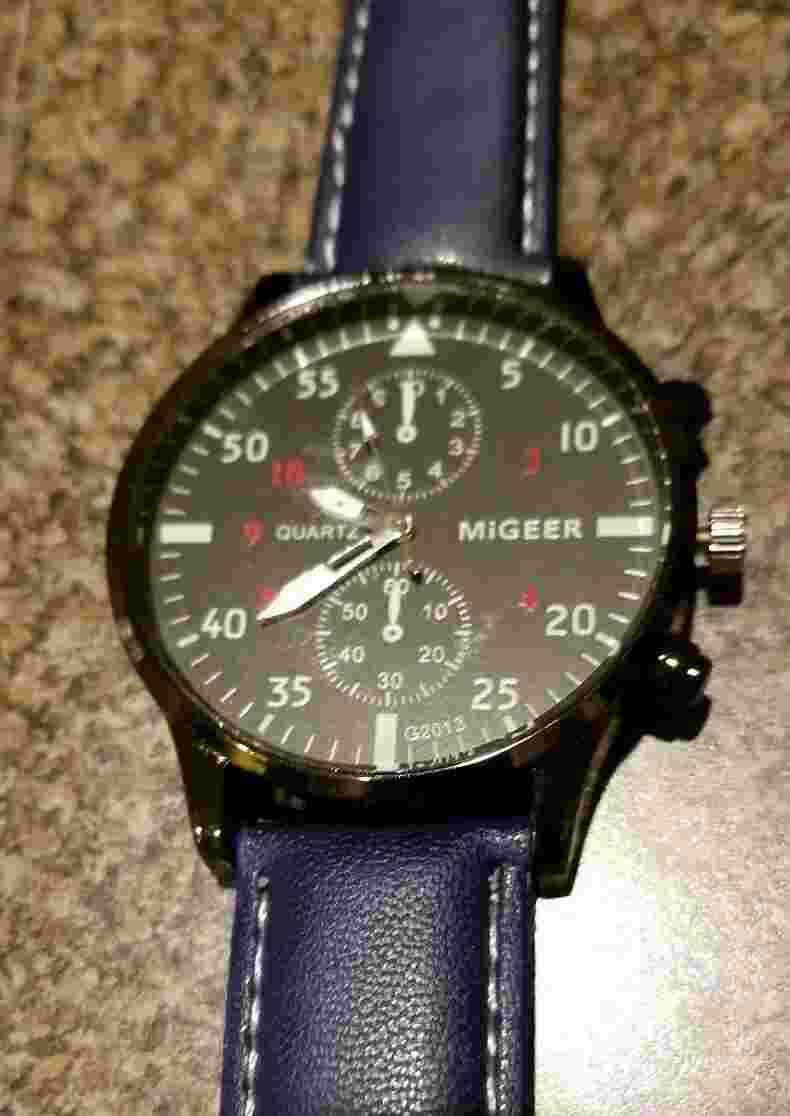 Migeer Brand ~ Quartz Wristwatch ~ Navy Blue Band
