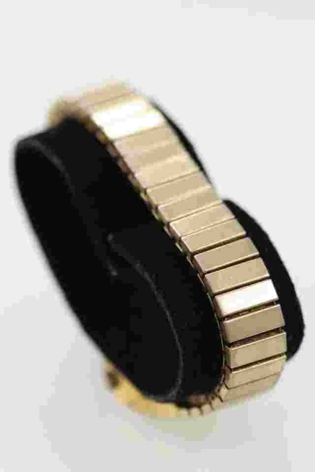Sharp Women Watch Stainless Steel Gold Stretch Water Resist Battery Date Quartz