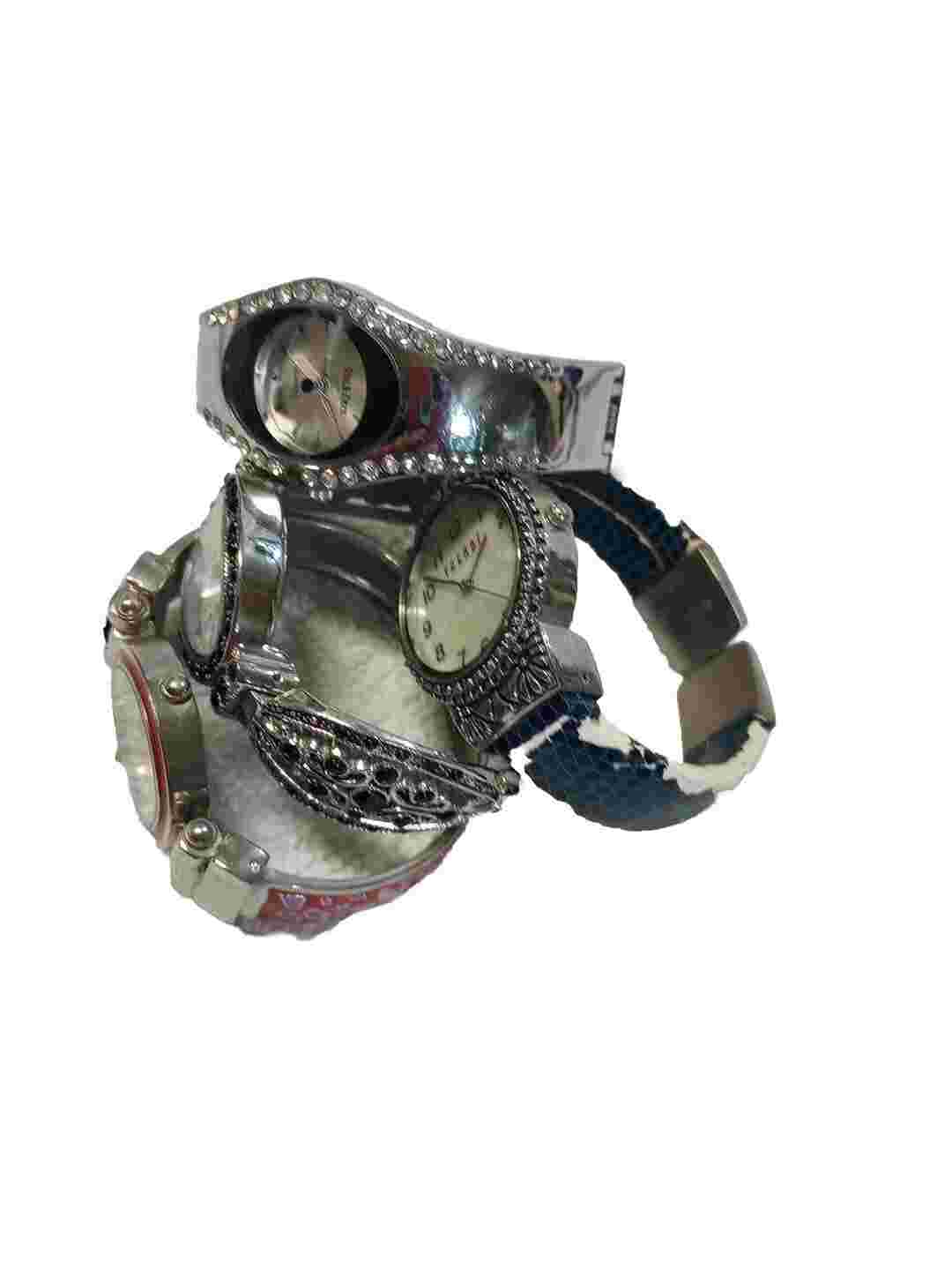 4 Women's Watches Not Running Not Tested