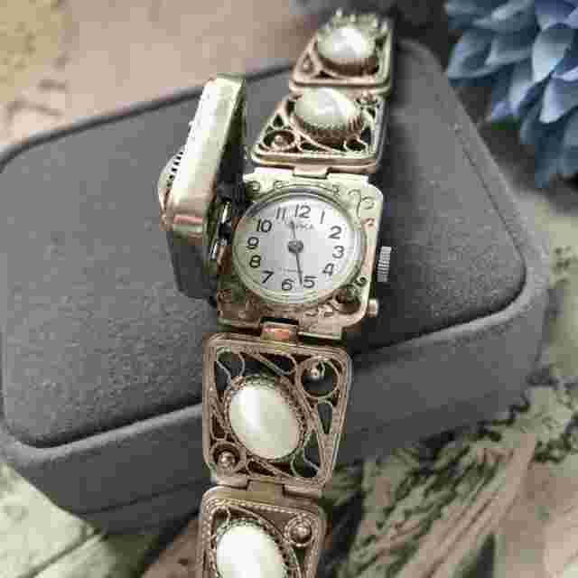 Vintage USSR Mechanical Women's Wristwatch Moonstone Chaika Silver Plated