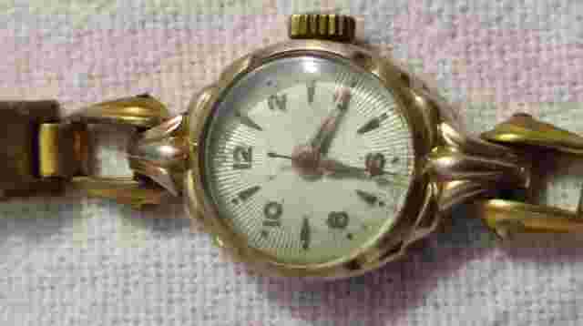 OLD LADIES WINDING  WRIST WATCH ''NINO'' 17 JEWELS SWISS , SS BACK,SUNBURST DIAL