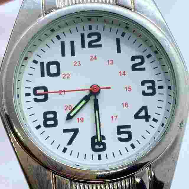 FMD Classic men’s Quartz analog watch silver tone 37mm silver tone running