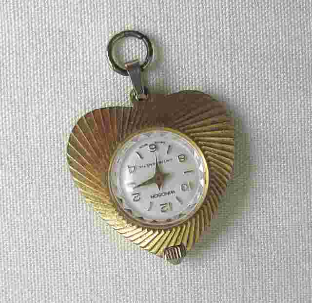Vtg Windsor Gold Tone Pendant Pocket Heart Watch Manual Swiss As-Is Parts/Repair