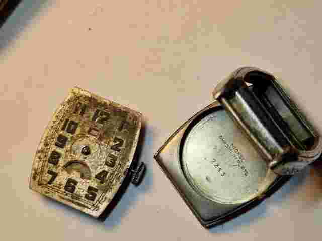 Art deco antique Medana Jump hour wristwatch for project gents/mid size
