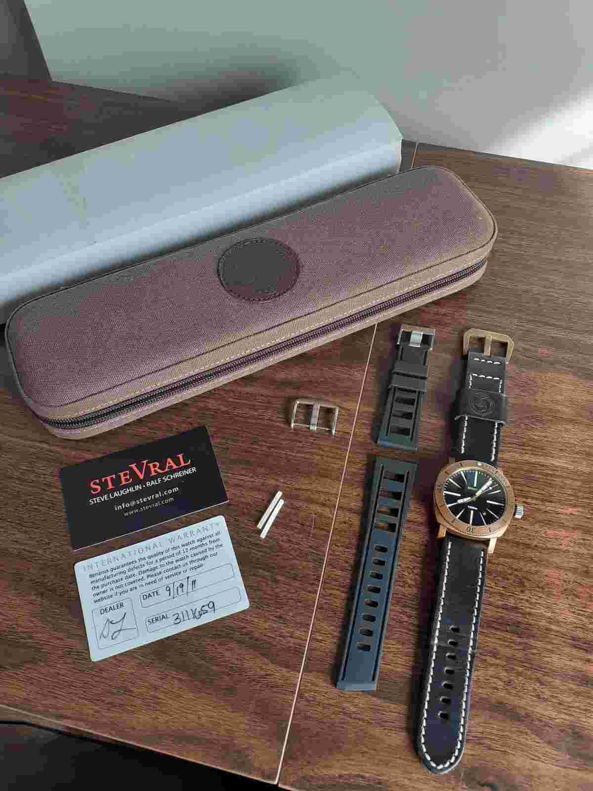 Benarus Bronze Moray Black Dart Dial