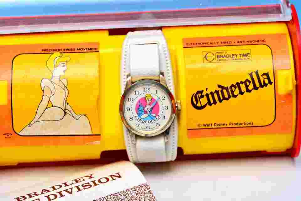 Vintage Precious 72' BRADLEY TIME Cinderella Hand-wound Wristwatch  Walt Disney