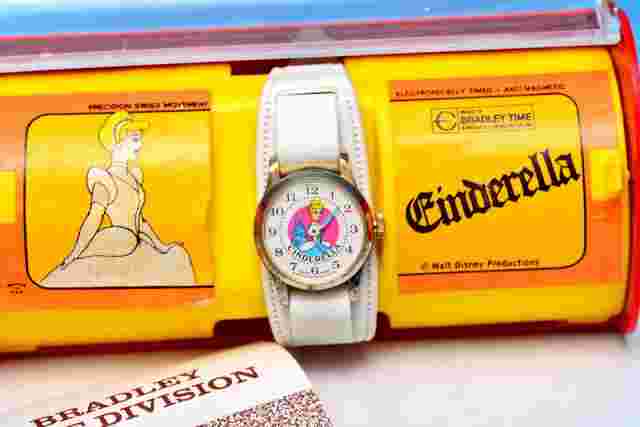Vintage Precious 72' BRADLEY TIME Cinderella Hand-wound Wristwatch  Walt Disney