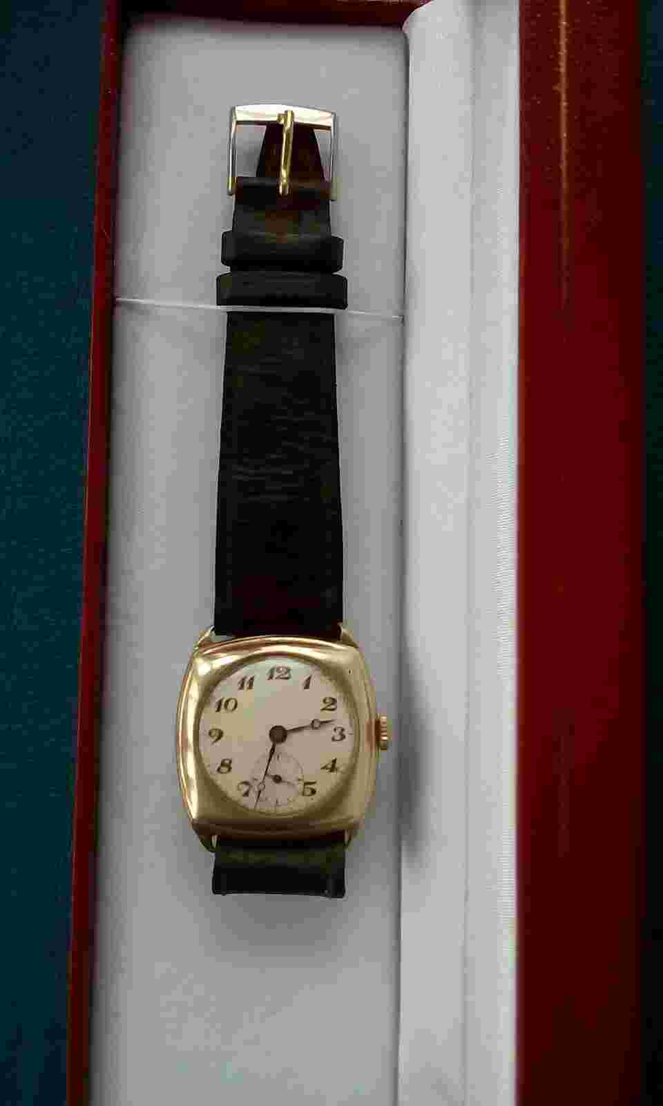 BUREN GRAND PRIX MEN'S 9k SOLID GOLD hand wind Watch 1940-1950s working