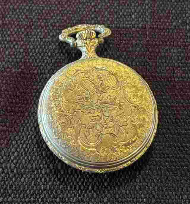 Arnex Mechanical Pocket Watch Swiss Made Incabloc 17 Jewels Hunt Theme w/ Horses