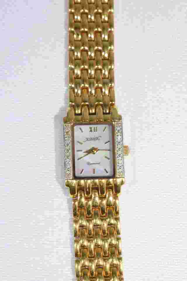 XAVIER pearl face natural diamond accent 18k gold plated watch New battery