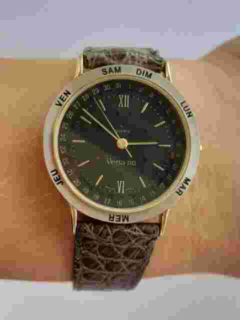 VETTA D.D WATCH QUARTZ DAY DATE TWO TONE MENS SWIS MADE EXELLENT CONDITION