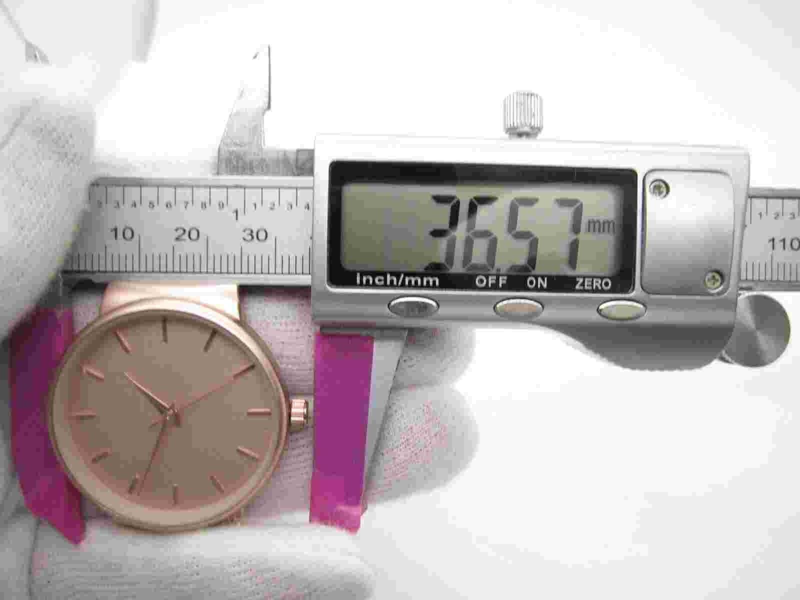 Women Charming Charlie Mesh Band Quartz WR Analog Dial Causal Round Watch (E492)