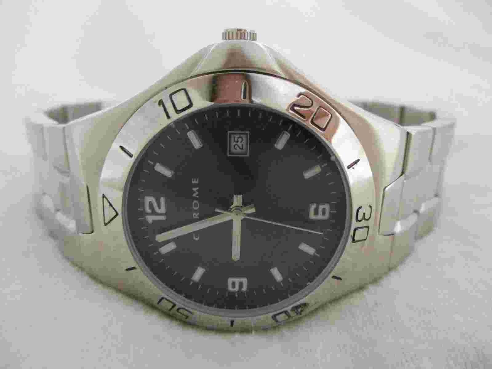 Chrome Analog Wristwatch with Water Resistance