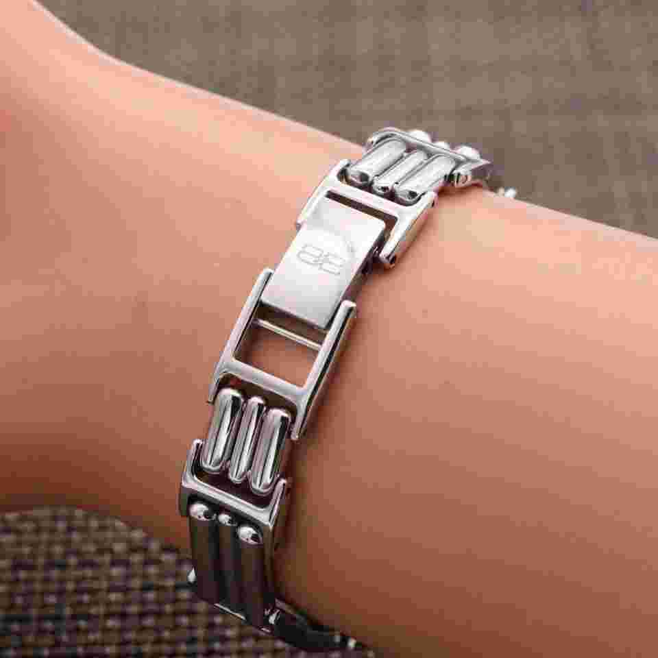 Balenciaga 5215/Diamond Bezel Works Well