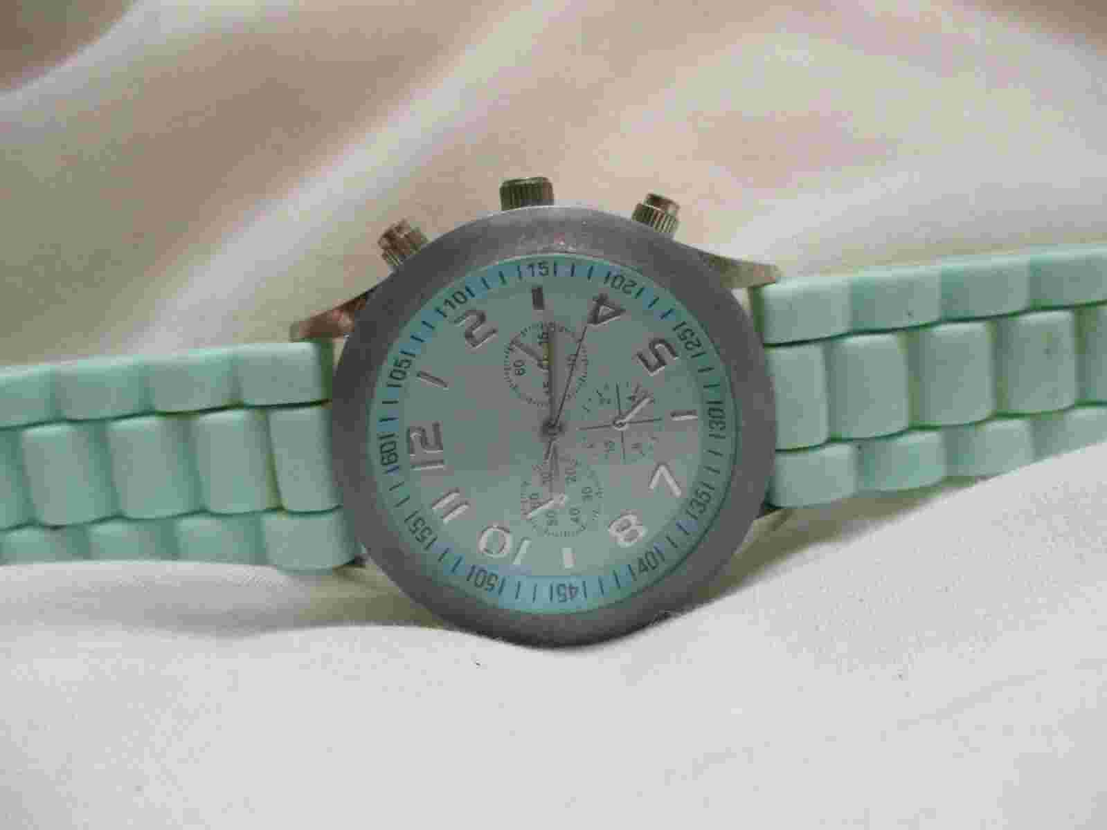 Darice Watch Silver Tone Blue Buckle Band Round Face Modern Style WORKING