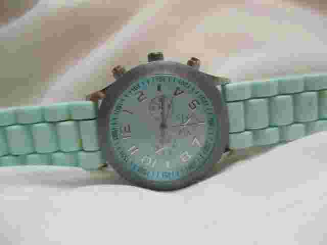 Darice Watch Silver Tone Blue Buckle Band Round Face Modern Style WORKING