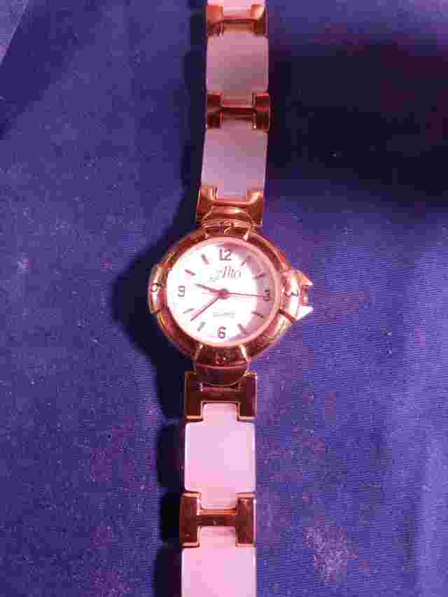 A Alto Accutime Japan Mother Pearl Resin Gold Ladies AW970 Stainless Untested