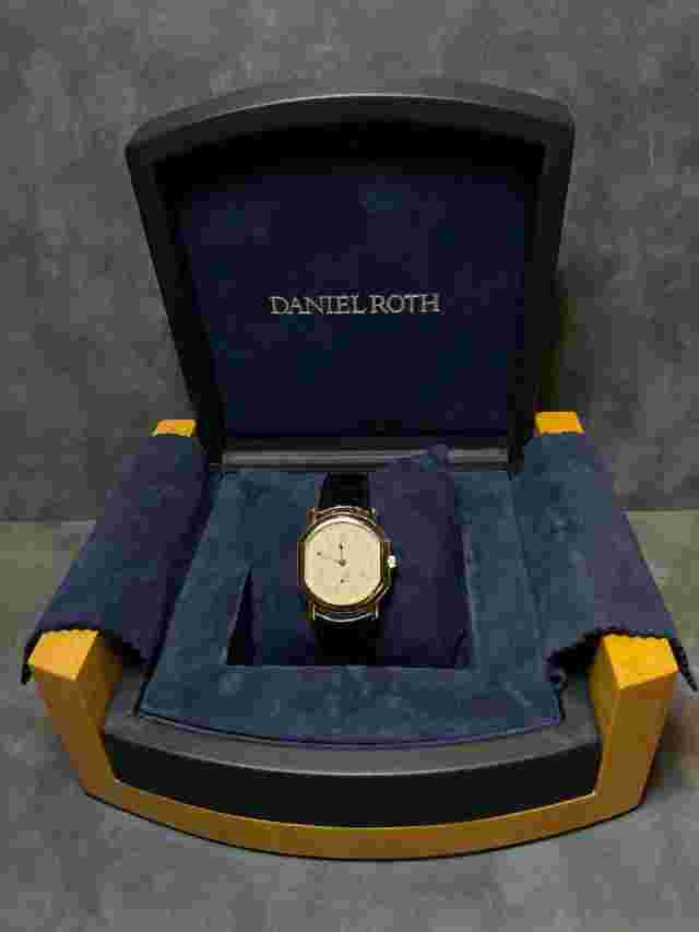 Daniel Roth Second at 6 O`Clock