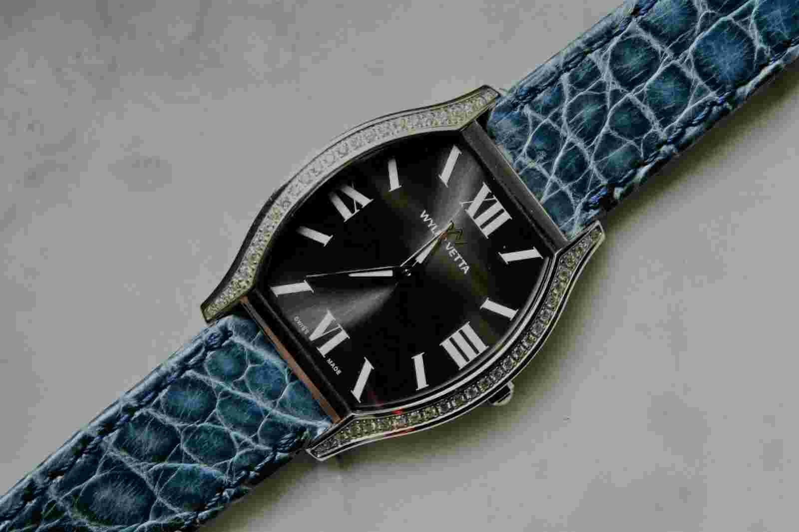 WYLER SUMMIT MONTREUX DIAMOND MODEL WATCH REF. 8119250206 2 BELTS