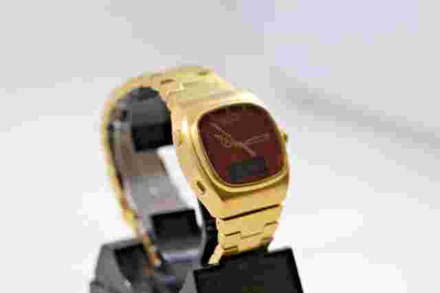 Vintage Penguin PGN0031 Digital/Analog Watch - Runs Battery
