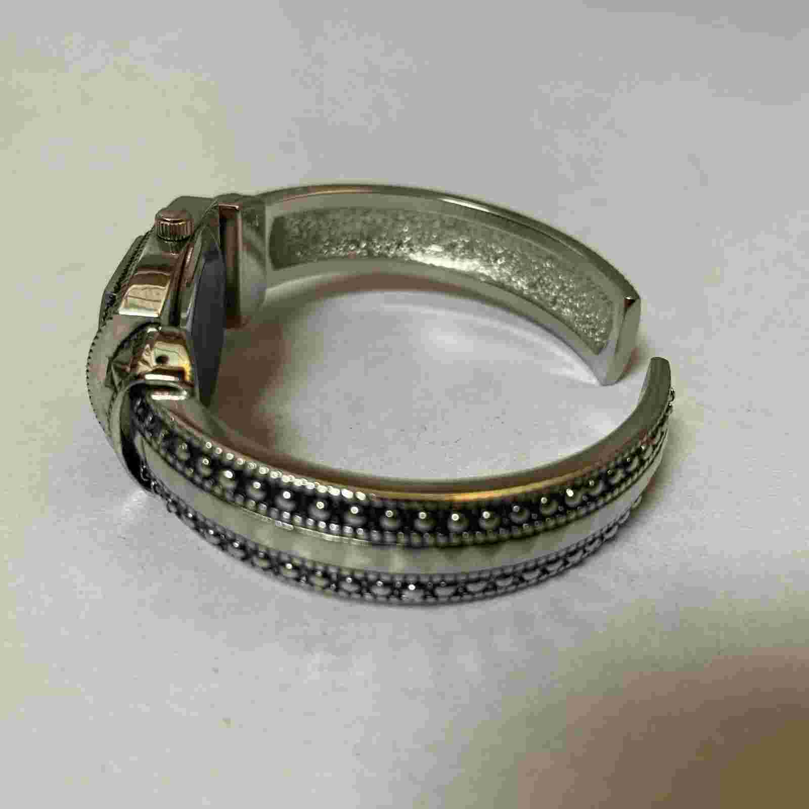 Ladies Gino Milano Quartz Watch Clasp Beautiful Working BB1C