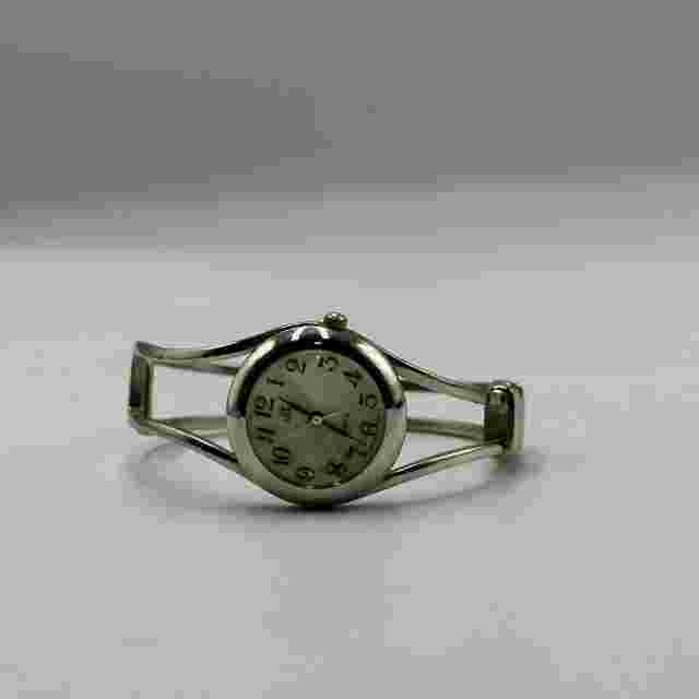 Jean Paul Watch Women Silver Tone Easy To Read Dial Clamper Band New Battery